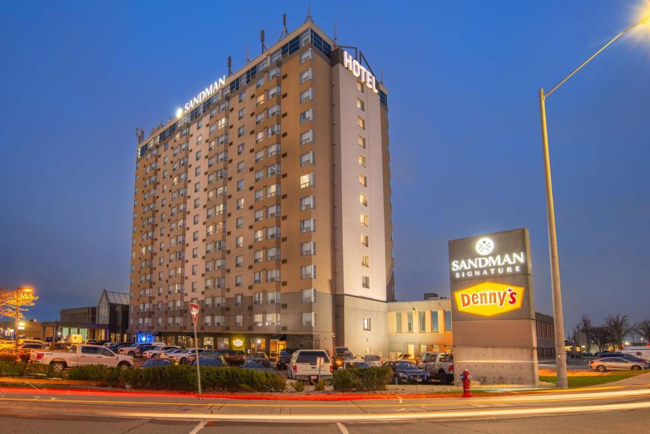 Hotel Sandman Signature